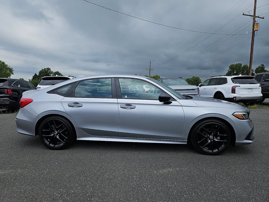Used 2023 Honda Civic Sport image 8