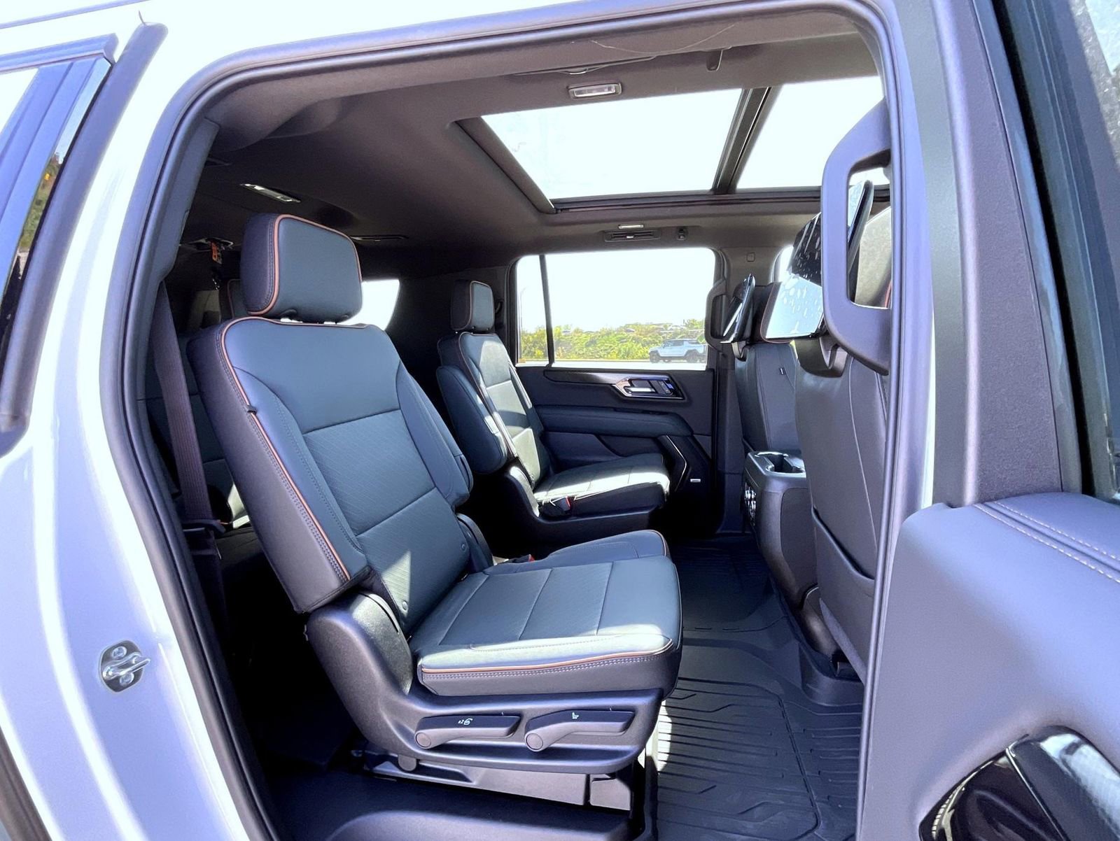 New 2026 GMC Yukon XL AT4 w/ AT4 Premium Plus Package image 18