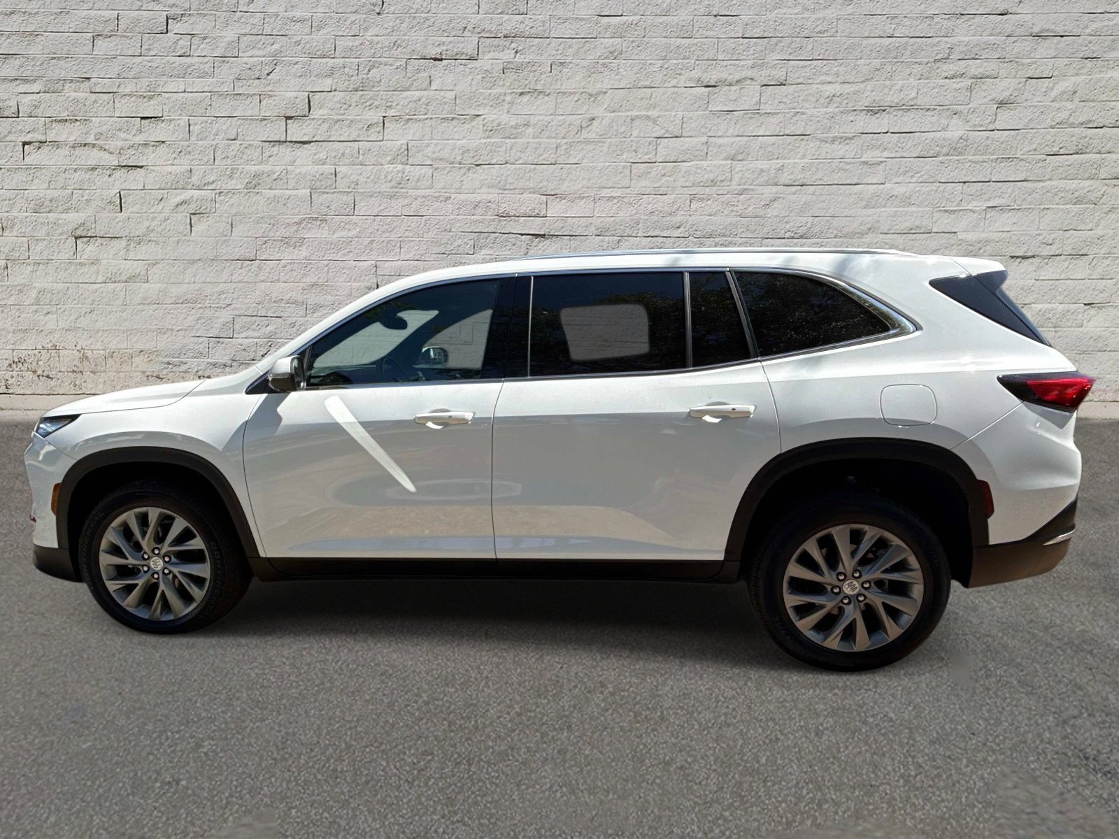 Used 2025 Buick Enclave Preferred FWD image 8