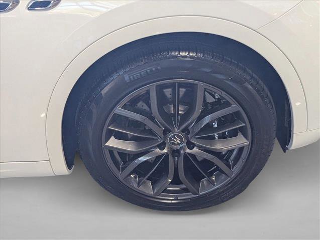 Used 2024 Maserati Levante GT Ultima image 23