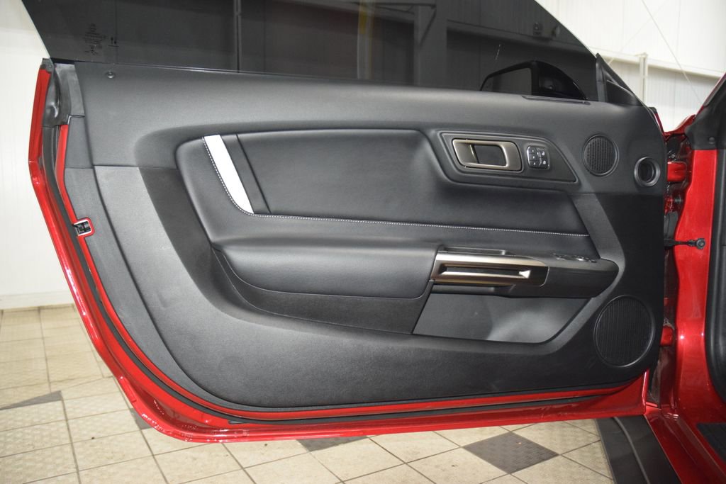 Used 2021 Ford Mustang Shelby GT500 w/ Technology Package image 39