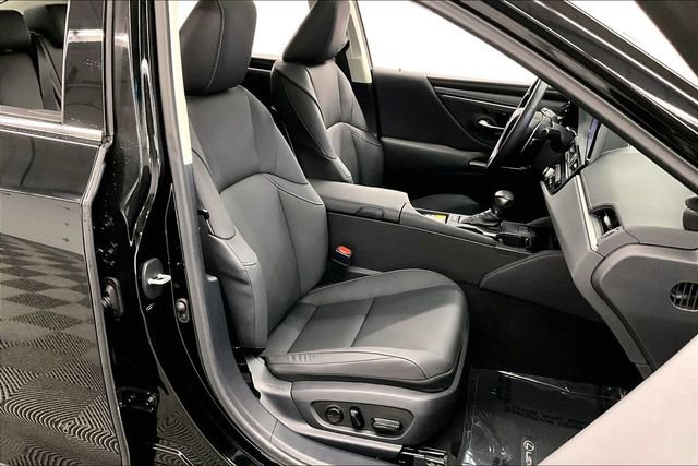 Used 2024 Lexus ES 350 w/ Premium Package image 7