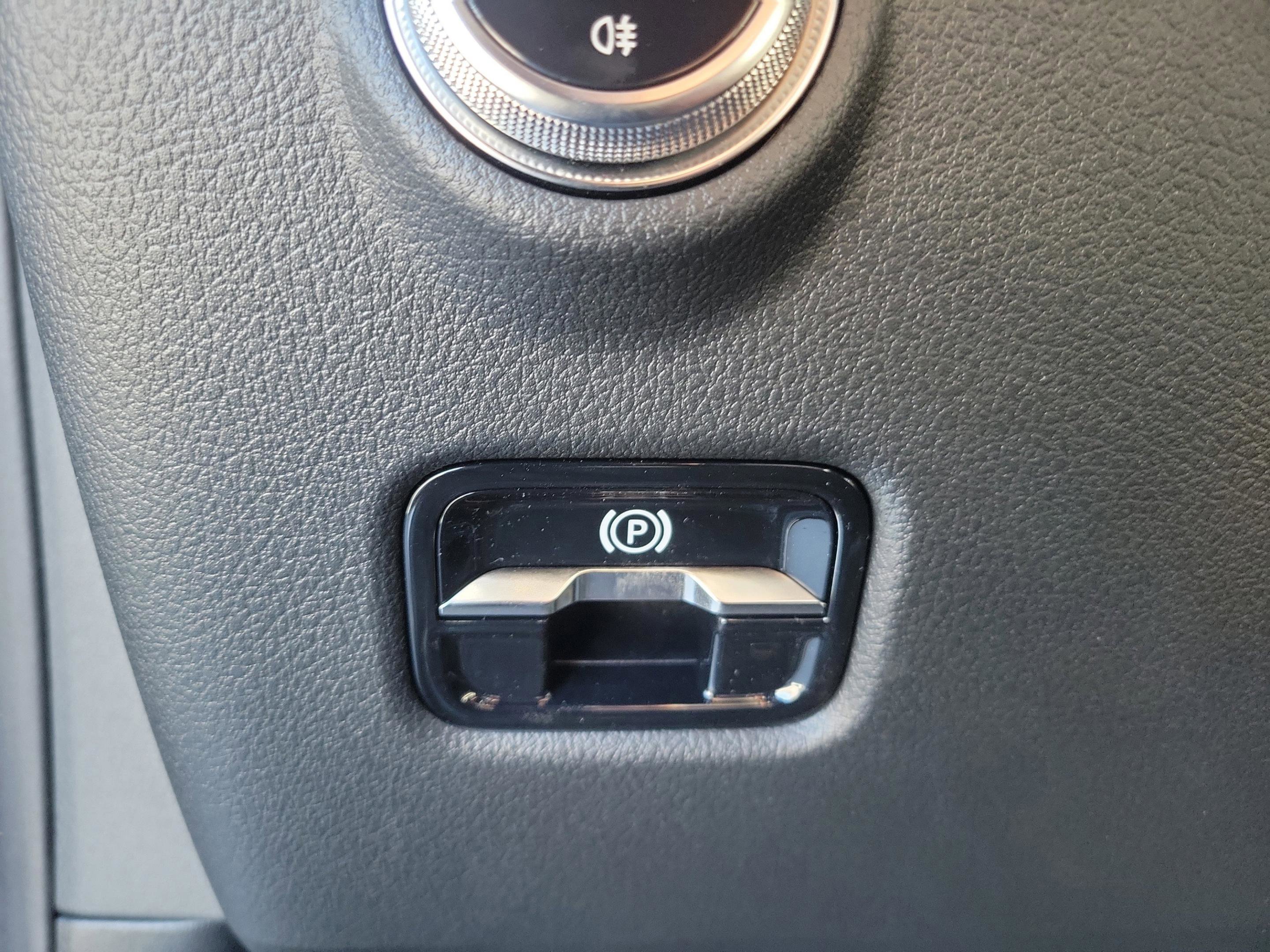 New 2026 Mercedes-Benz CLE 300 4MATIC Coupe image 31