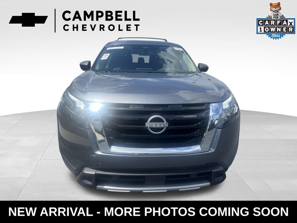 Used 2025 Nissan Pathfinder Platinum AWD/4WD image 8