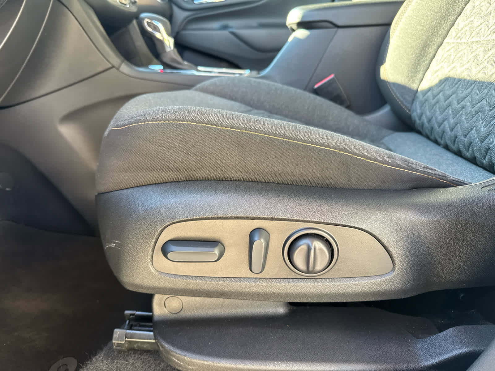 Certified 2024 Chevrolet Equinox LT image 12