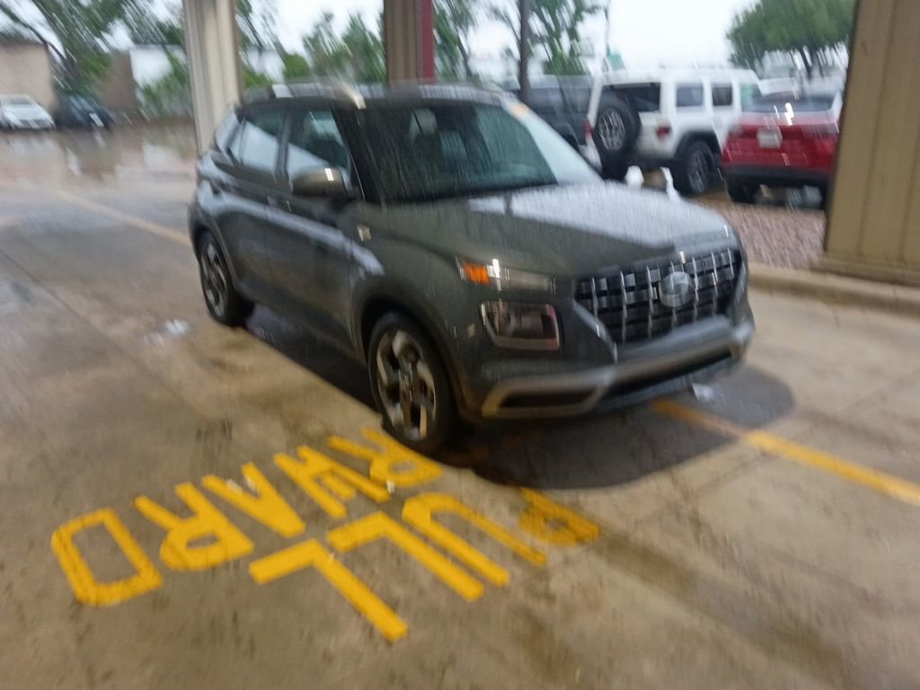 Used 2025 Hyundai Venue SEL FWD image 6