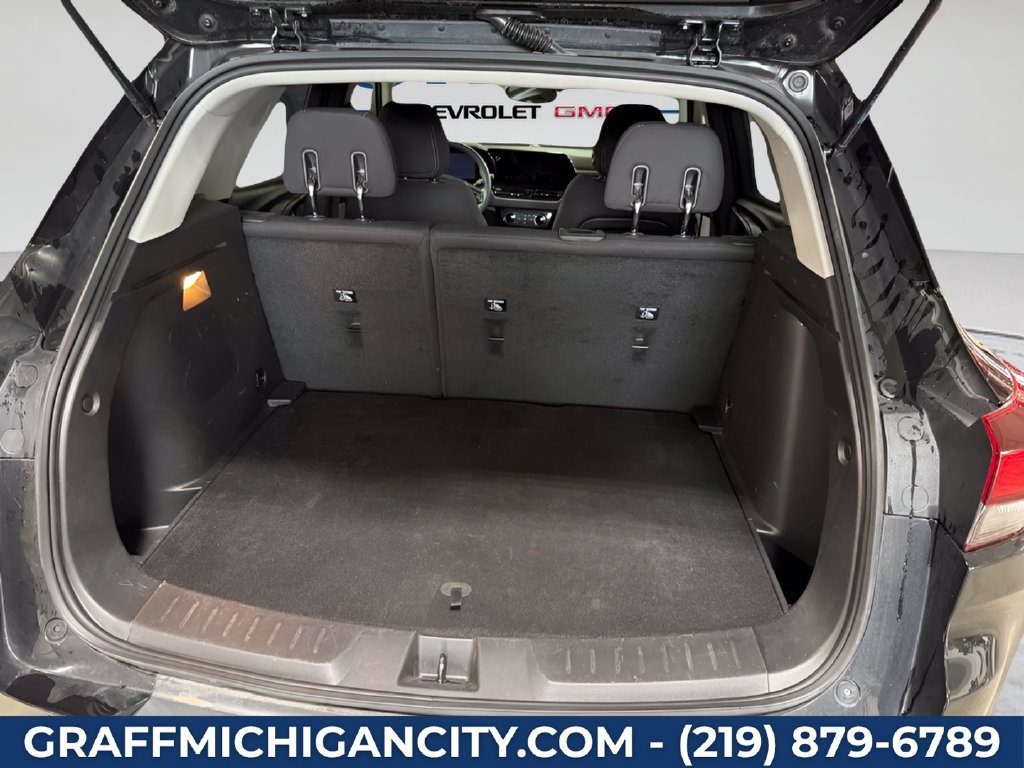 Used 2025 Chevrolet TrailBlazer LT AWD/4WD image 14