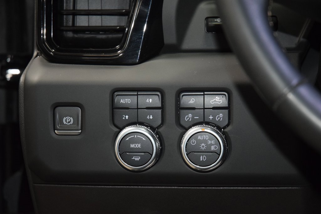 Used 2024 GMC Sierra 2500 AT4 w/ Technology Package image 38