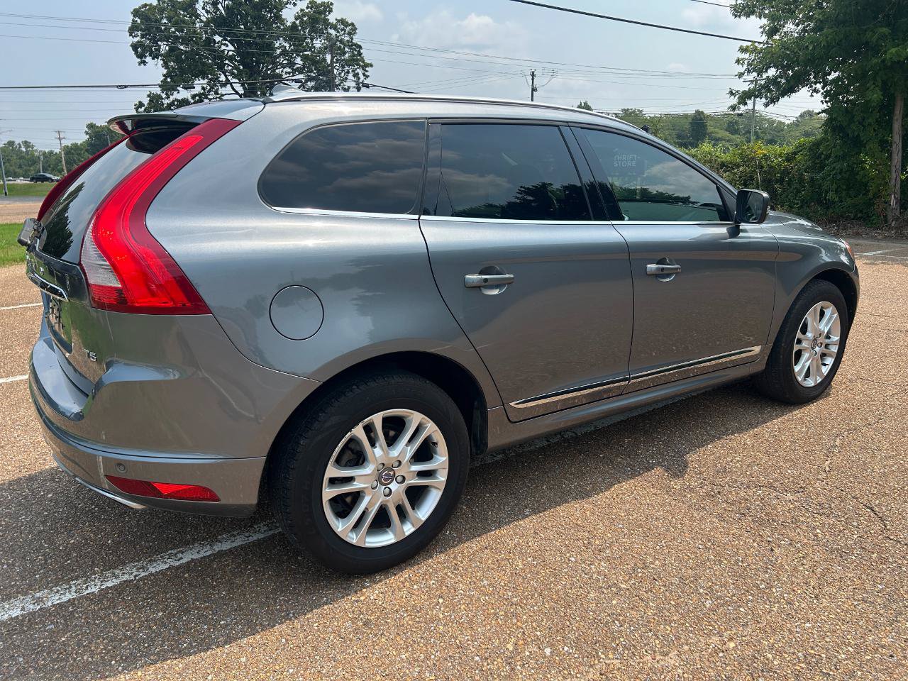 Used 2016 Volvo XC60 T5 Premier FWD image 4