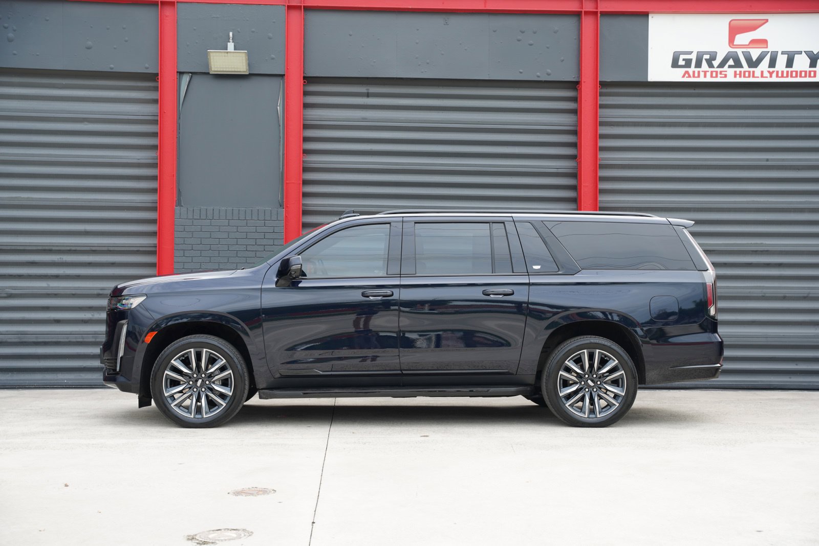 Used 2024 Cadillac Escalade ESV Sport AWD/4WD image 9