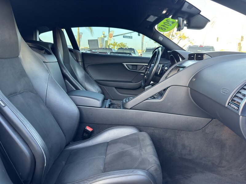 Used 2018 Jaguar F-TYPE Coupe RWD image 32
