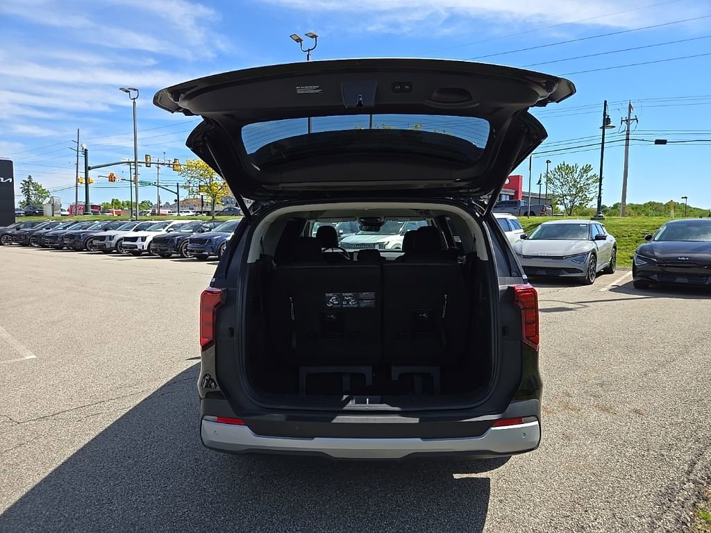 Used 2025 Kia Carnival EX FWD image 34