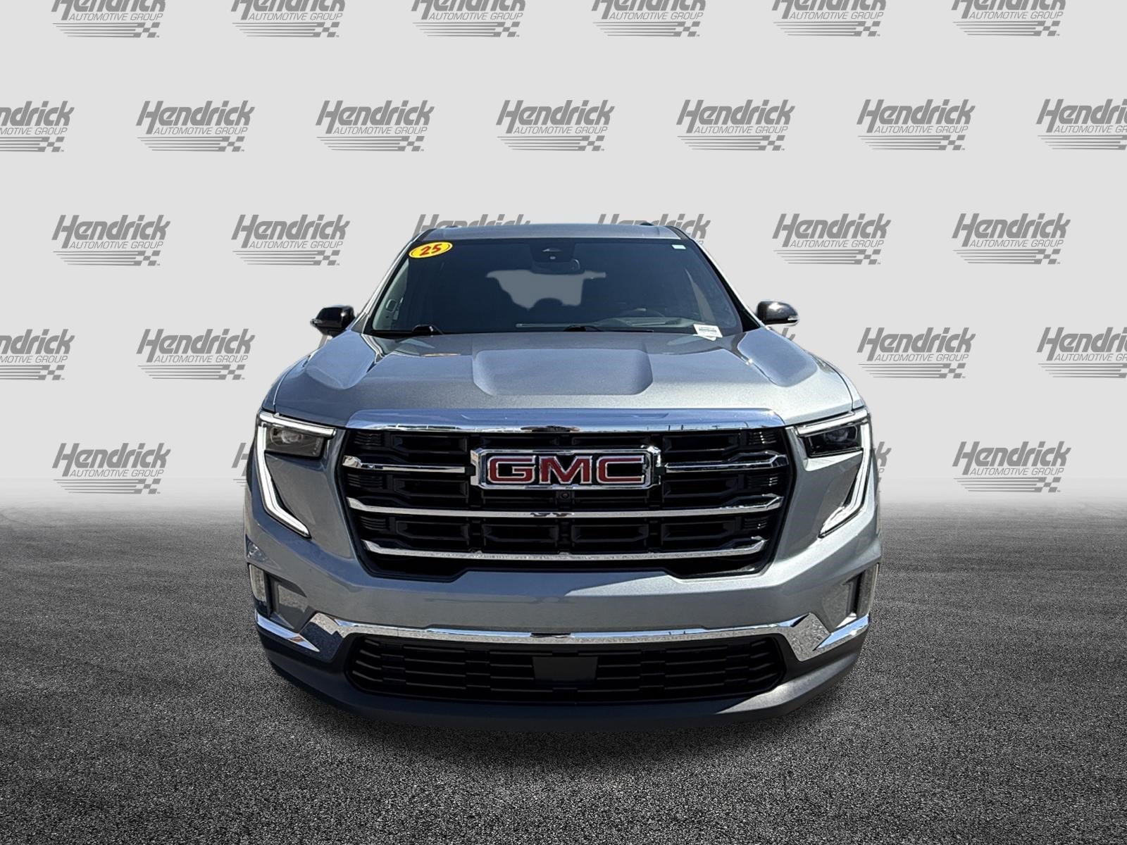 Used 2025 GMC Acadia Elevation w/ Elevation Premium Package FWD image 3