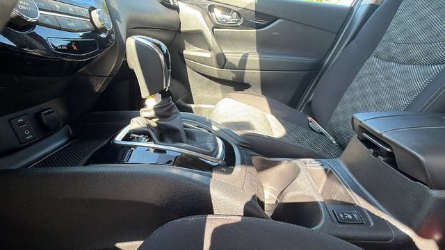 Used 2018 Nissan Rogue Sport SV w/ SV All-Weather Package AWD/4WD image 26