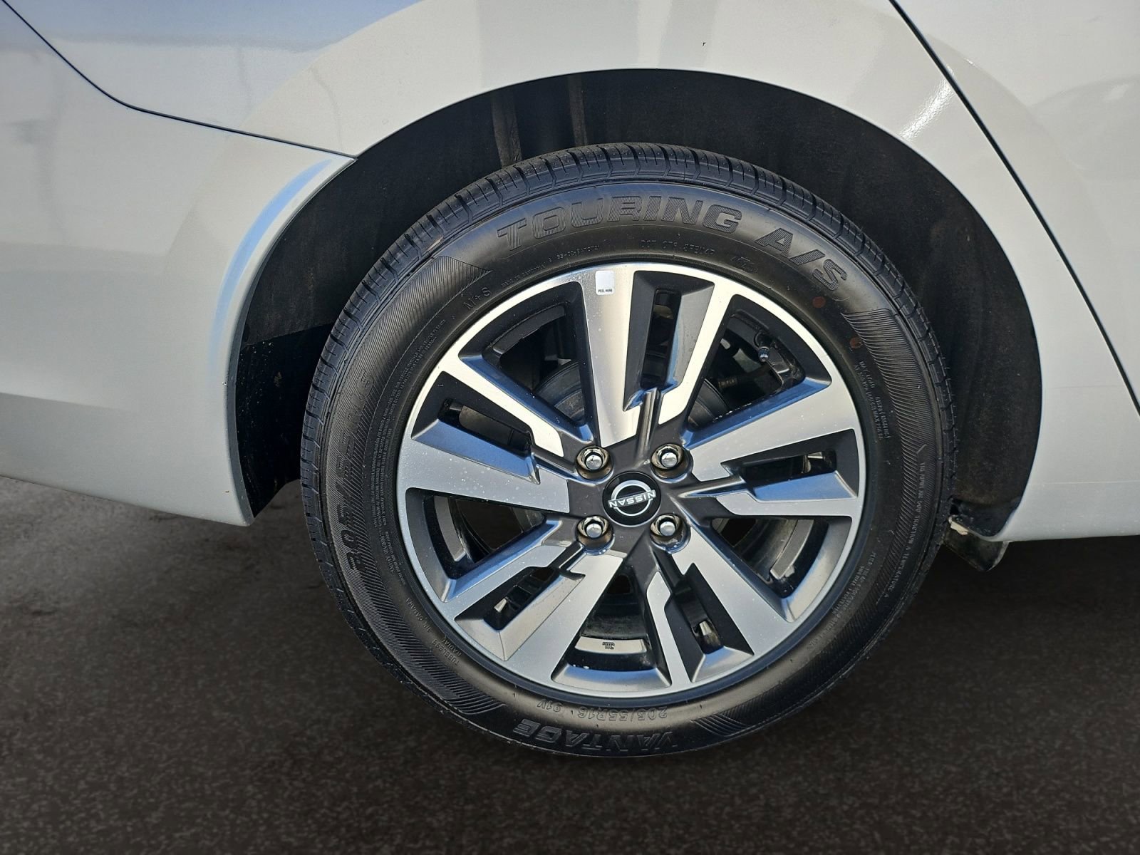 Used 2025 Nissan Versa SV FWD image 37
