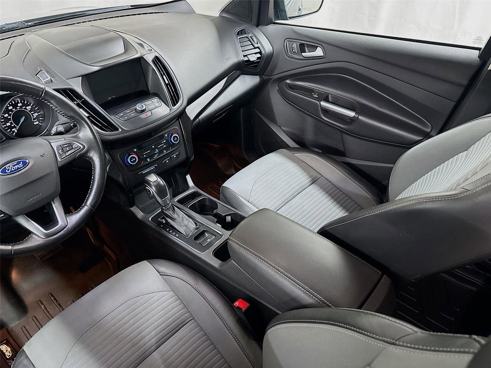 Used 2019 Ford Escape SE image 21