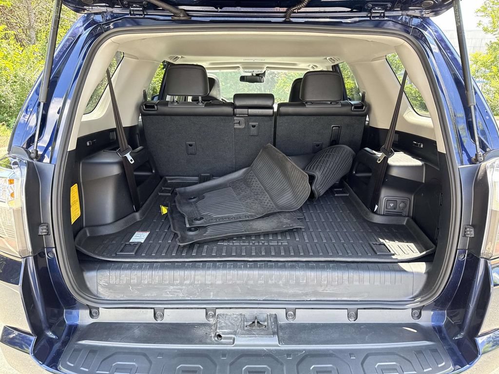 Used 2024 Toyota 4Runner SR5 Premium w/ Moonroof Package AWD/4WD image 25