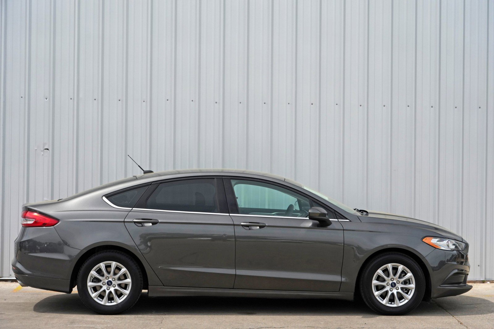 Used 2018 Ford Fusion S image 43