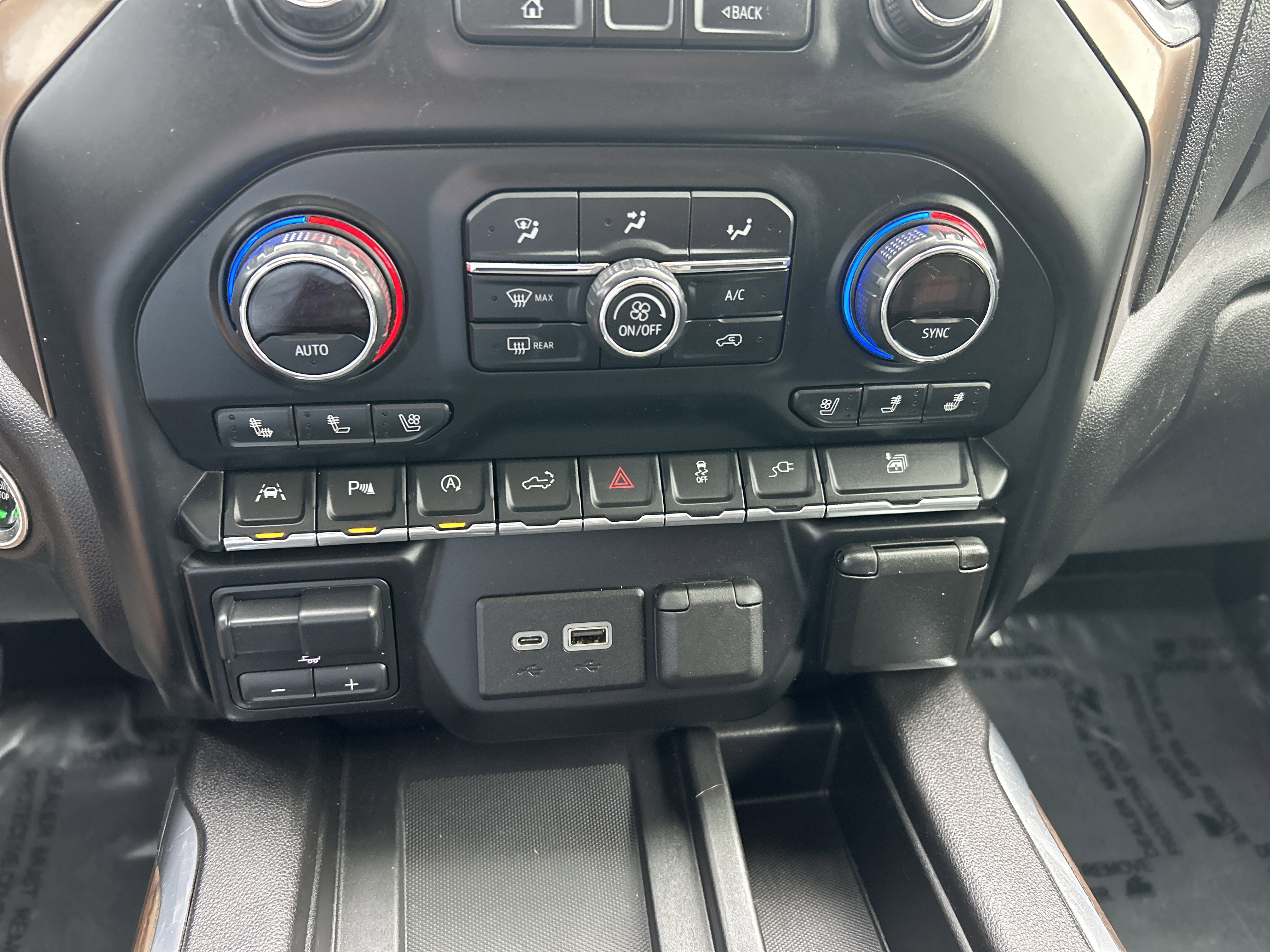 Used 2019 Chevrolet Silverado 1500 High Country w/ Technology Package image 26