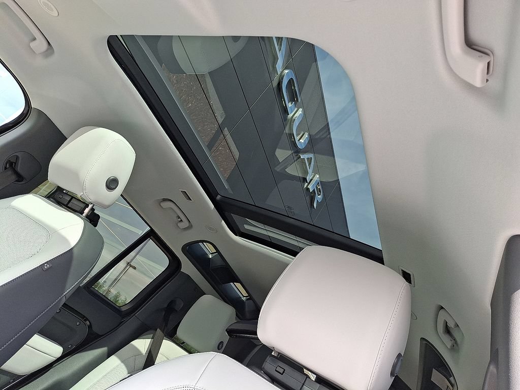 New 2026 Land Rover Defender 110 S AWD/4WD image 10