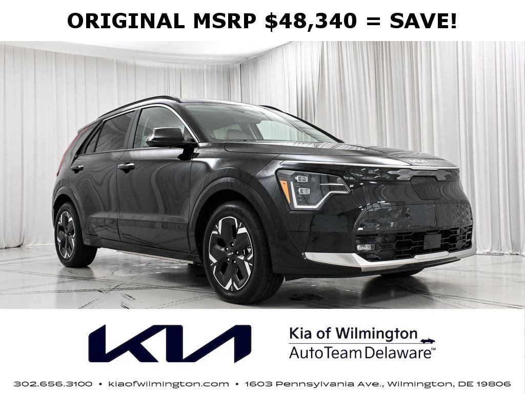 Certified 2025 Kia Niro Wave w/ Wave Preserve Package FWD image 1