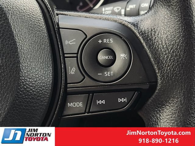 Used 2025 Toyota RAV4 XLE AWD/4WD image 28