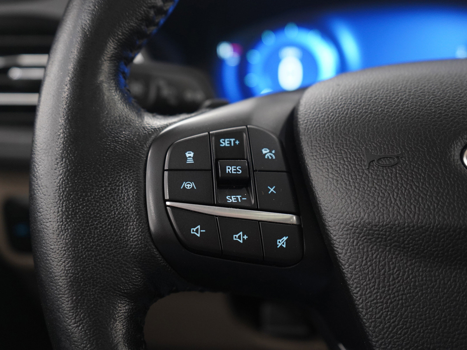 Used 2020 Ford Escape Titanium image 27