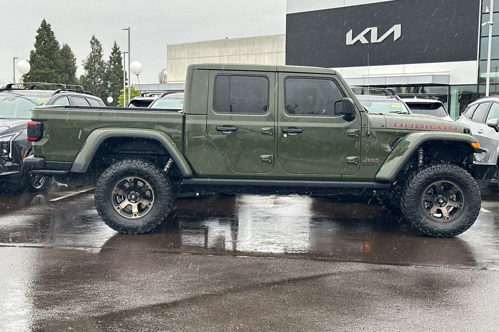 Used 2021 Jeep Gladiator Rubicon w/ Cold Weather Group image 3