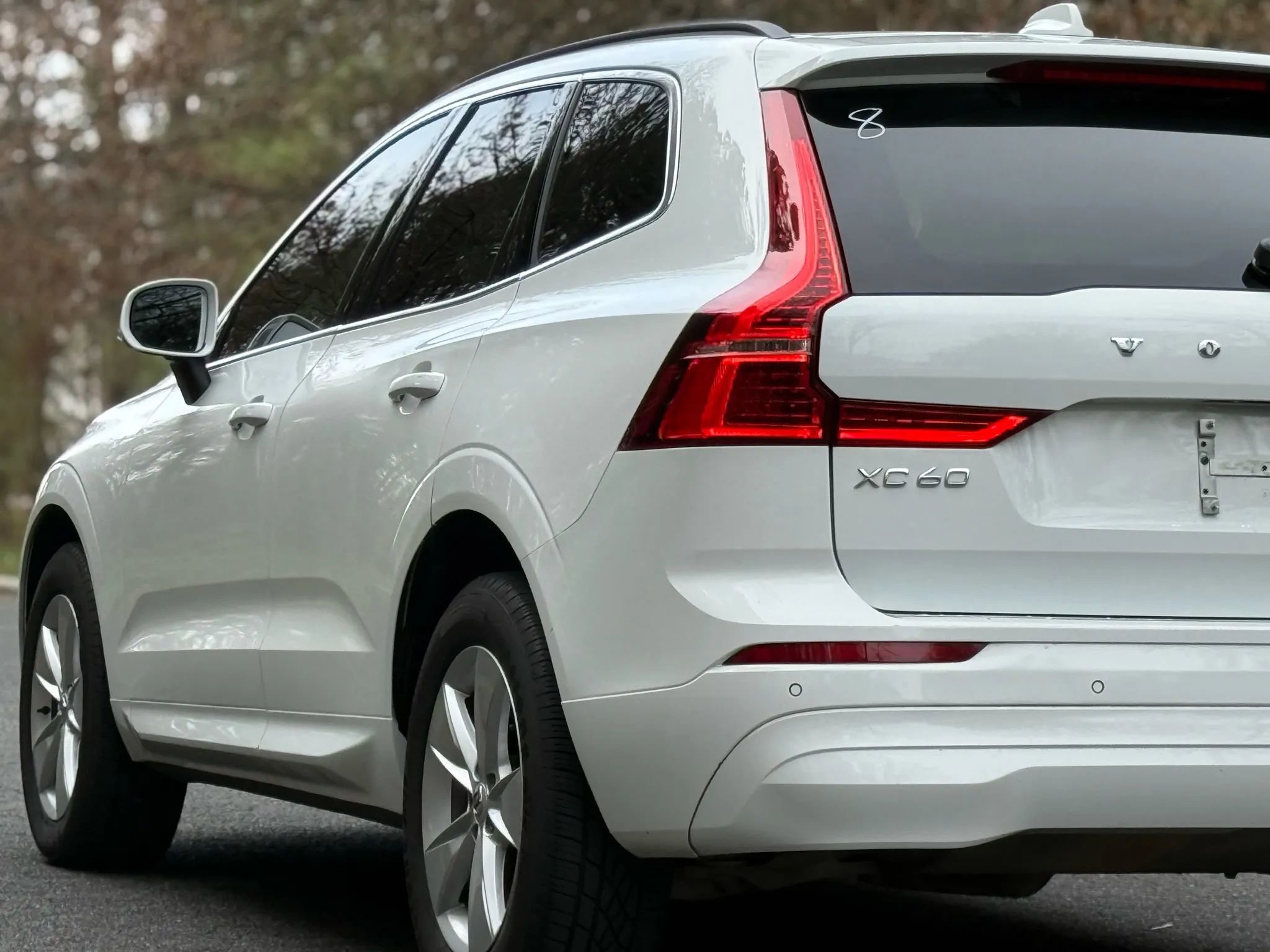 Used 2022 Volvo XC60 B5 Momentum image 7