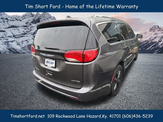 Used 2018 Chrysler Pacifica Limited w/ Tire & Wheel Group image 7
