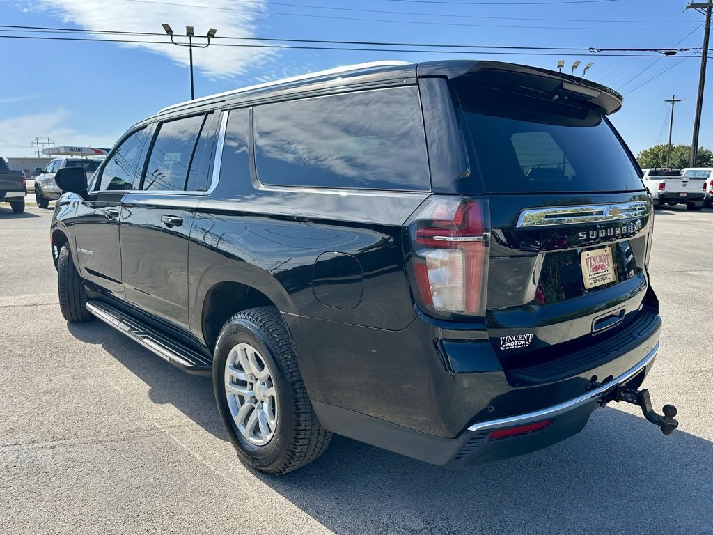 Used 2021 Chevrolet Suburban LT image 3