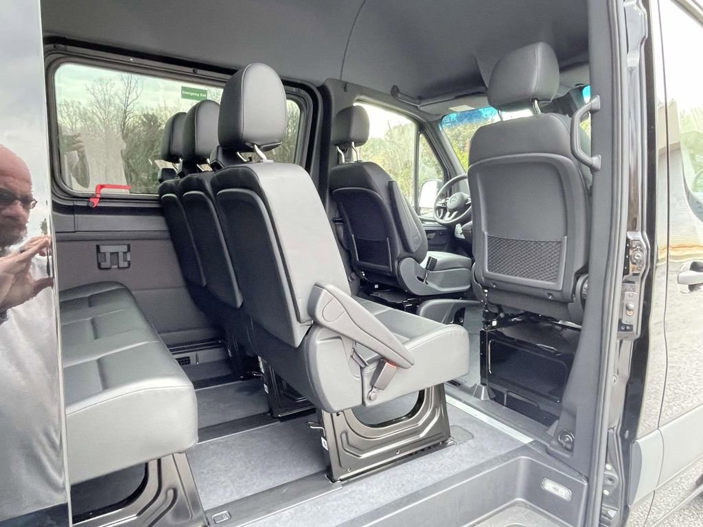 Used 2024 Mercedes-Benz Sprinter 2500 image 13
