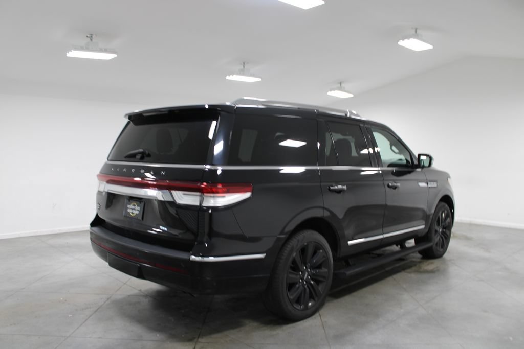 Used 2022 Lincoln Navigator Reserve AWD/4WD image 9