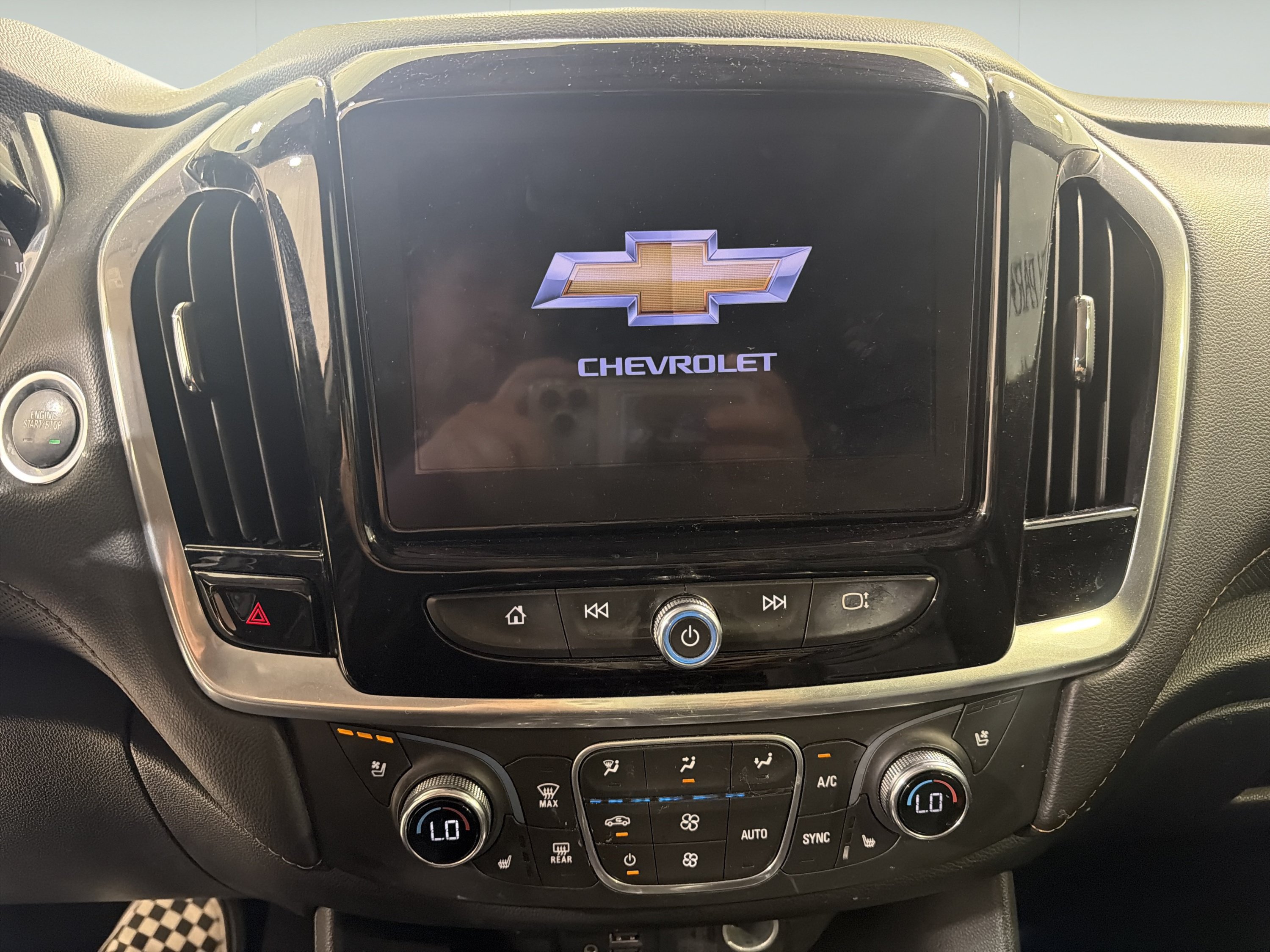 Used 2020 Chevrolet Traverse Premier w/ Redline Edition FWD image 16