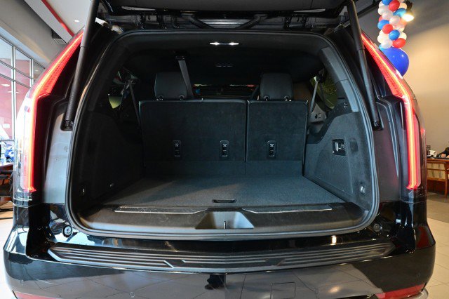 Used 2023 Cadillac Escalade ESV Premium Luxury image 22