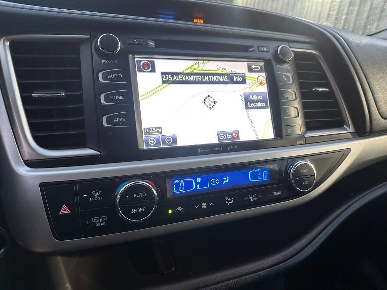 Used 2018 Toyota Highlander XLE image 30