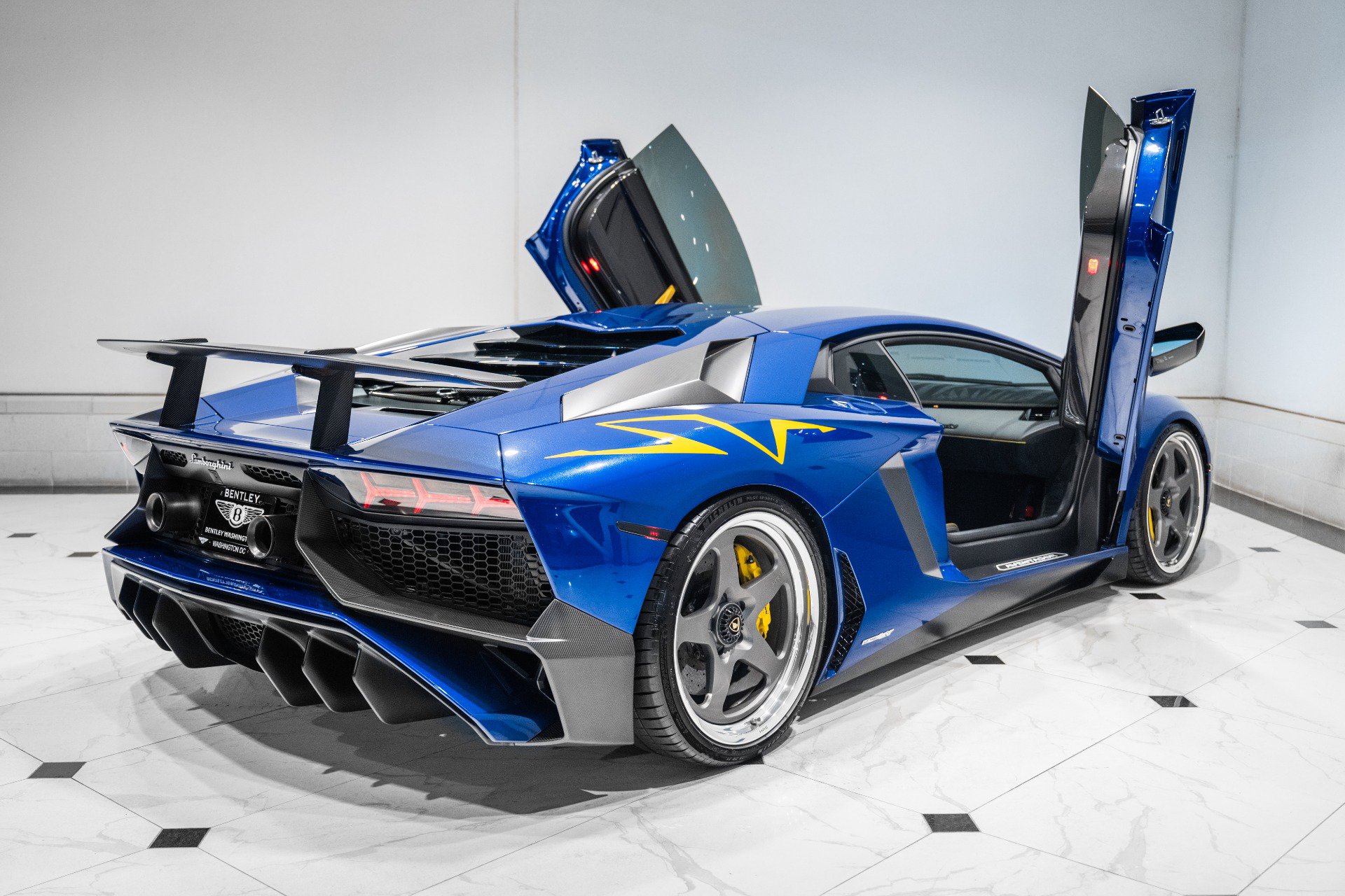 Used 2016 Lamborghini Aventador LP 750-4 Superveloce AWD/4WD image 16