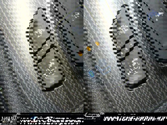 Used 2022 GMC Acadia SLT w/ Technology Package image 11