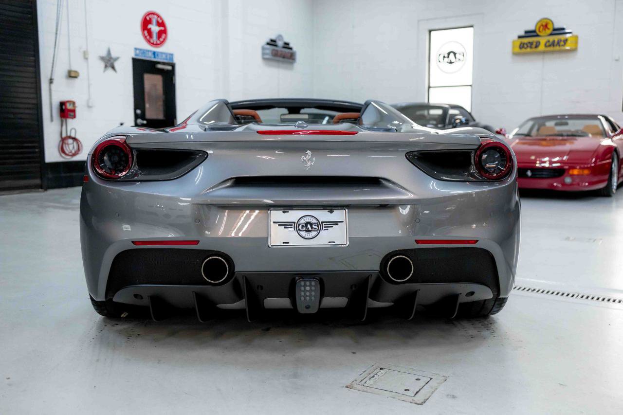 Used 2018 Ferrari 488 Spider image 9