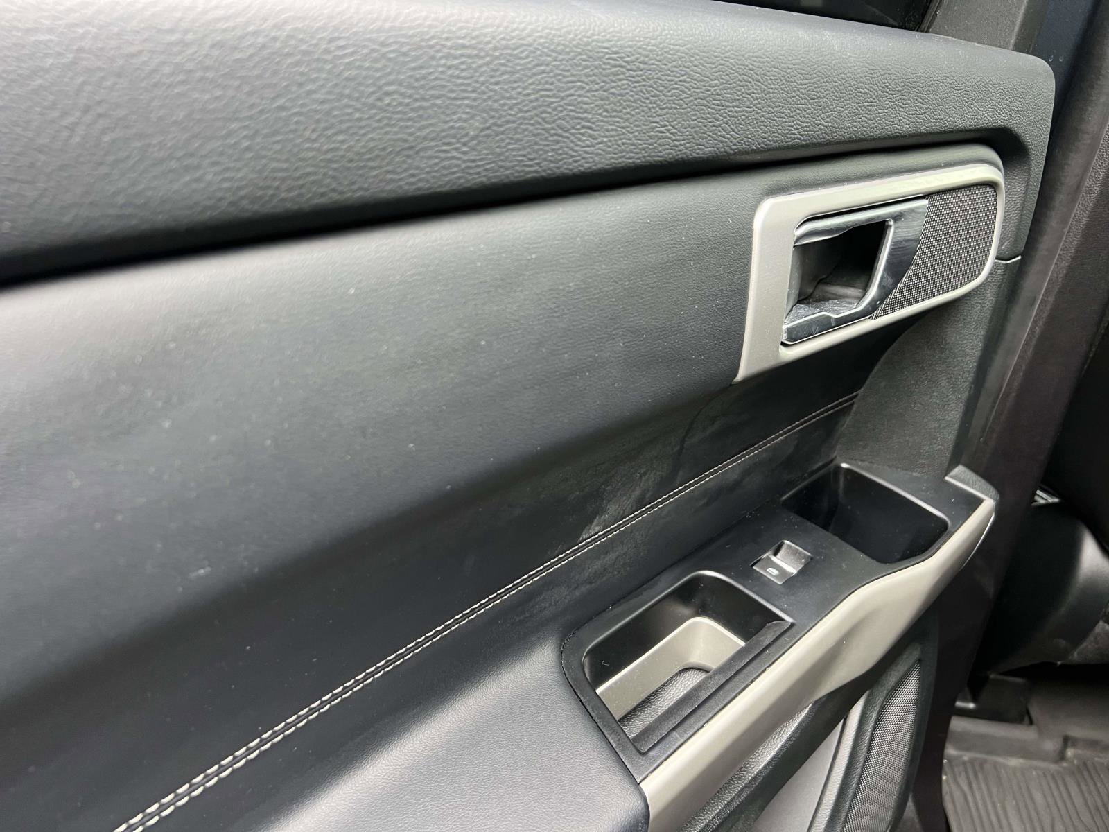 Used 2022 Ford Explorer XLT w/ Equipment Group 202A image 11