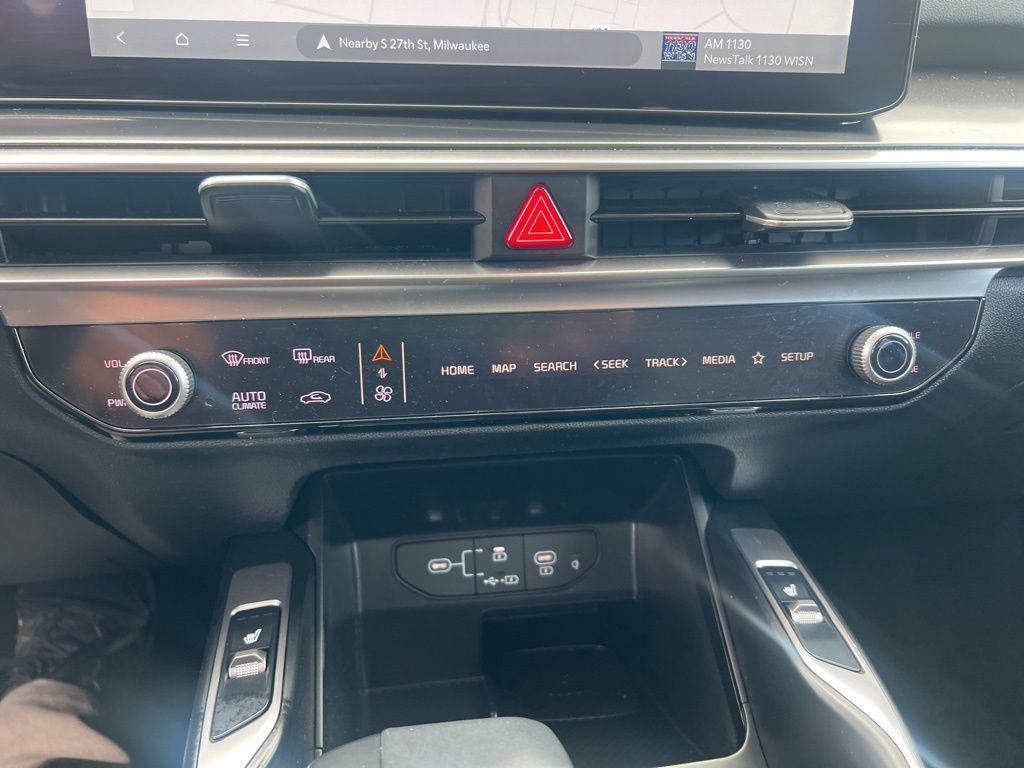 Certified 2025 Kia Sorento S w/ Panoramic Sunroof Package image 56