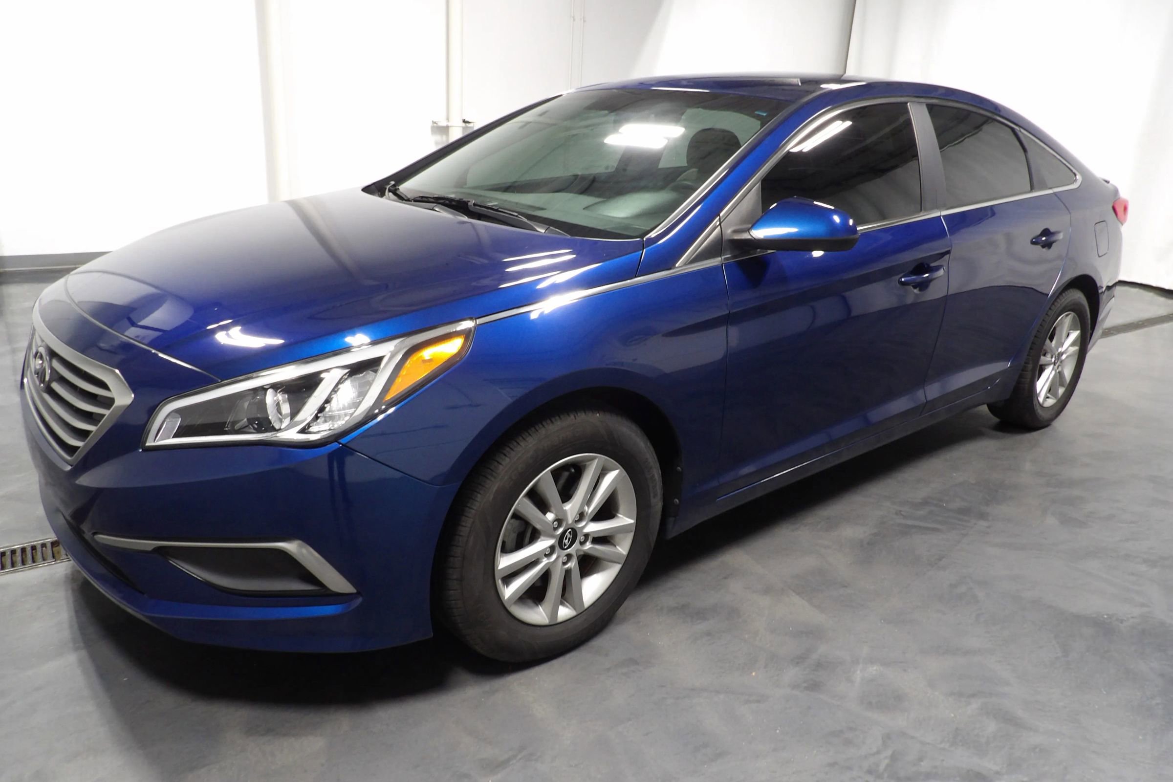 Used 2017 Hyundai Sonata SE image 4
