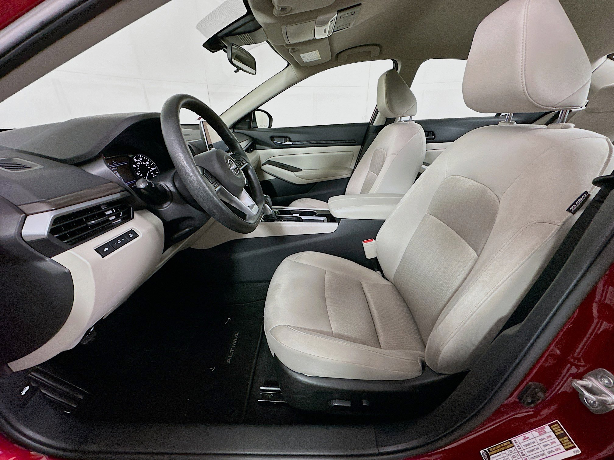 Used 2024 Nissan Altima 2.5 SV image 13