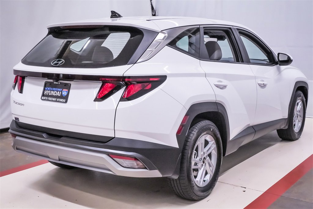 Certified 2025 Hyundai Tucson SE image 6