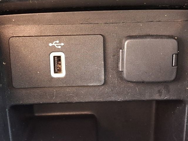 Used 2017 Ford Explorer XLT w/ Equipment Group 202A image 26