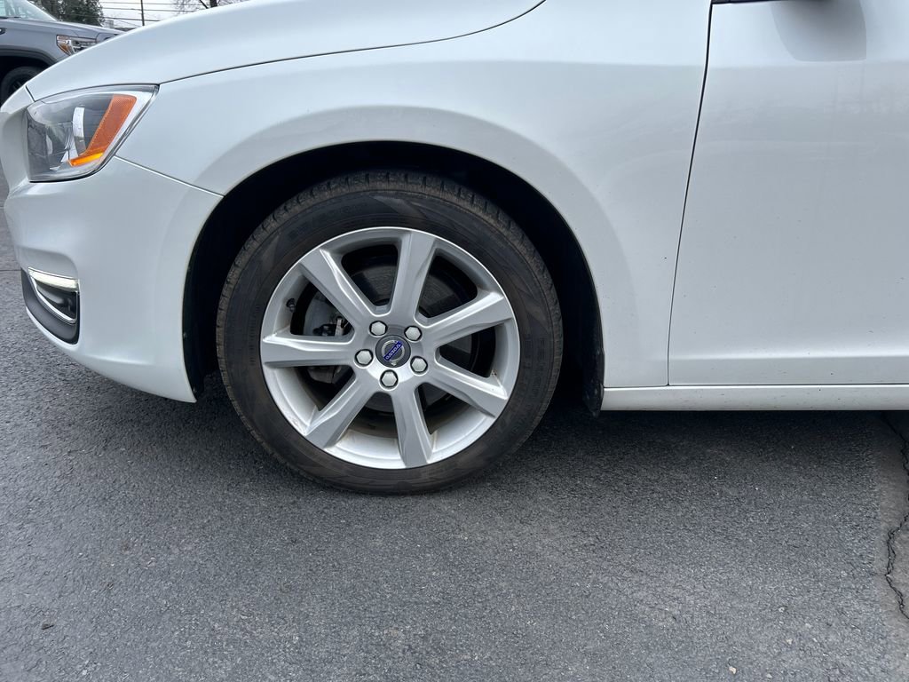 Used 2016 Volvo S60 T5 Premier w/ Convenience Package image 28