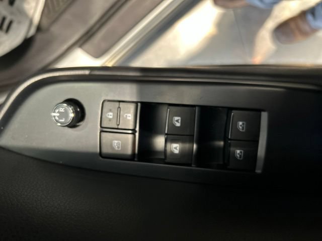 Used 2018 Toyota Highlander SE FWD image 8