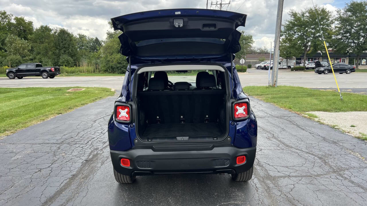 Used 2020 Jeep Renegade Altitude AWD/4WD image 34