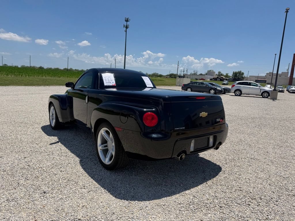 Used 2003 Chevrolet SSR w/ Preferred Equipment Group RWD image 5