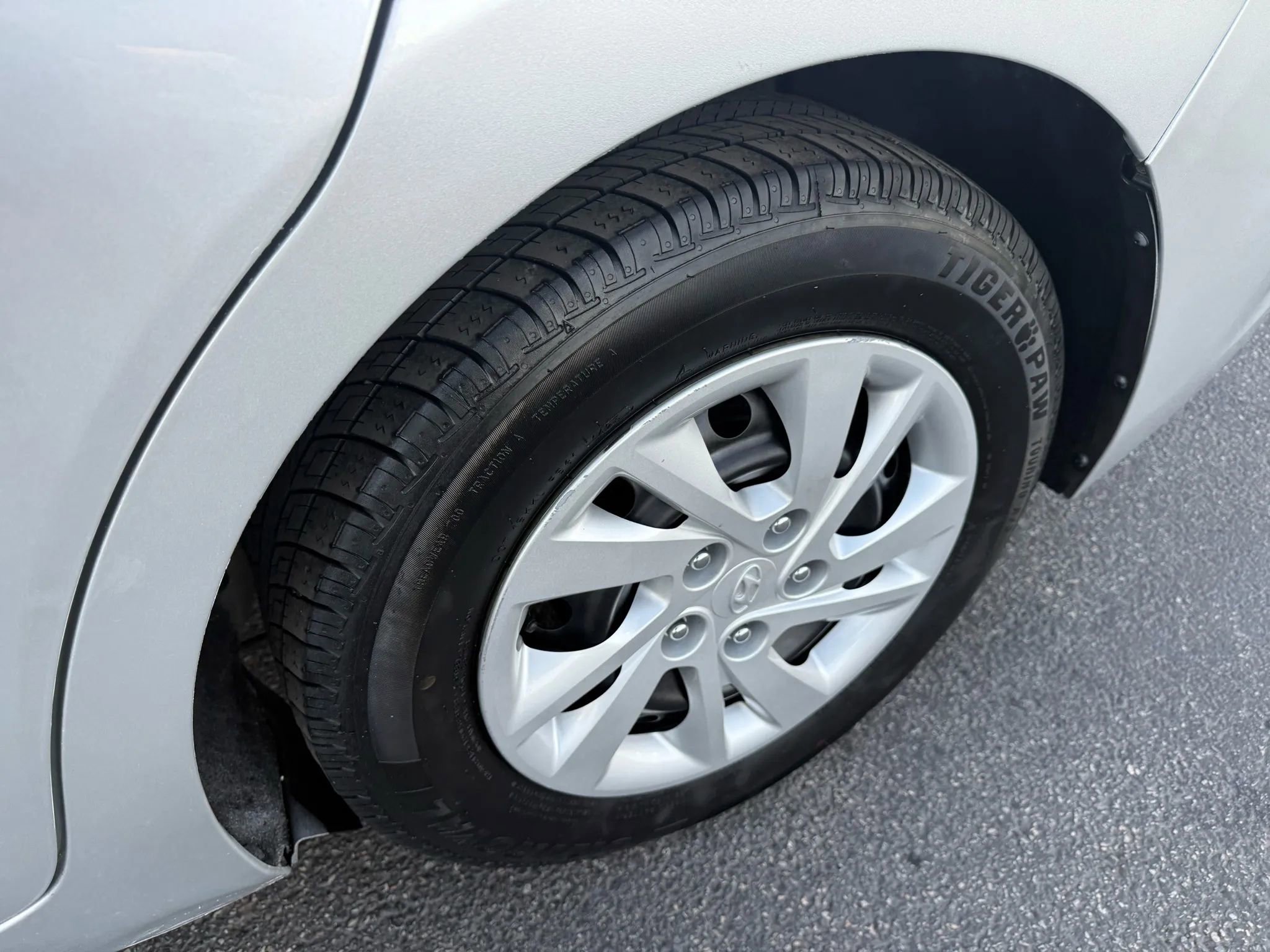 Used 2018 Hyundai Elantra SE w/ SE Connectivity Package 04 image 10